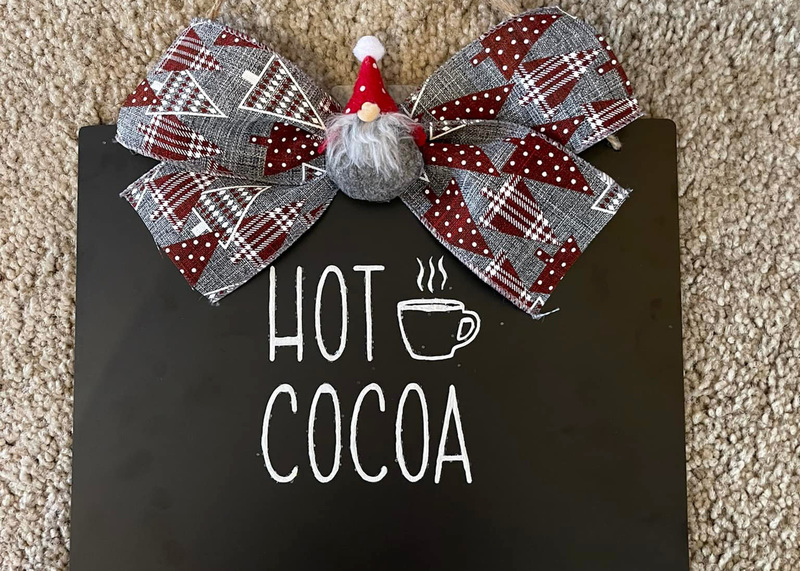 A hot cocoa sign made by Bella Murphy. Curtsy of Bella Murphy